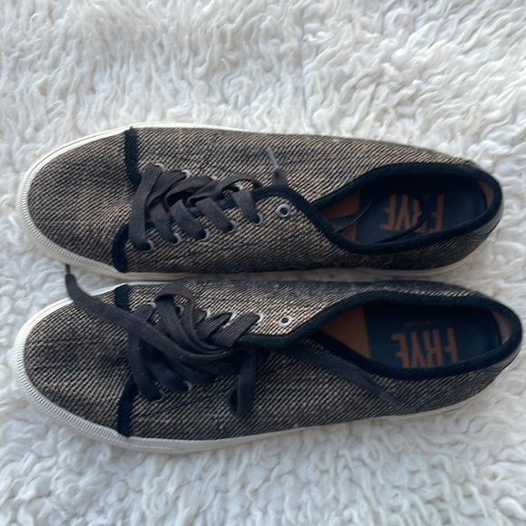 FRYE Women's "Gia" Tweed Canvas Sneaker. Size - Picture 2 of 11